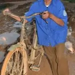 Vì sao đi xe đạp trên đường lầy rất tốn sức?