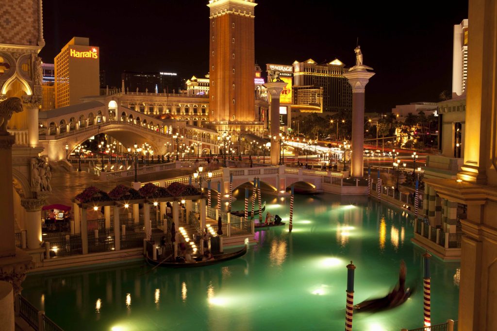 khach-san-venetian-1024x682-1