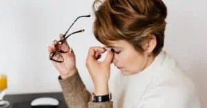 Bí Quyết Giảm Căng Thẳng Tại Nơi Làm Việc: Hồi Sinh Năng Lượng & Hiệu Suất