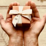 Chọn quà sinh nhật ý nghĩa cho người thân