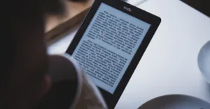 Sách giấy và ebook: Chọn cách đọc phù hợp với bạn