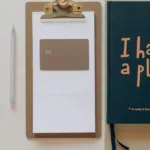 Bàn làm việc tối giản, hiệu suất tối đa