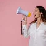 Nói trước máy quay: Từ ngượng ngùng đến tự tin