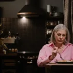 Nấu ăn một mình: Tự chăm sóc hay thấy cô đơn?